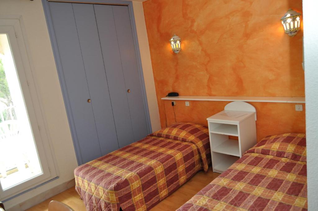Hotel Les Mimosas Lunel  Zimmer foto